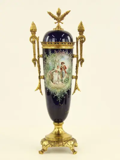 Decoratieve vaas in Franse Sèvres-stijl – kavel bij De Kringwinkel, Antwerpen