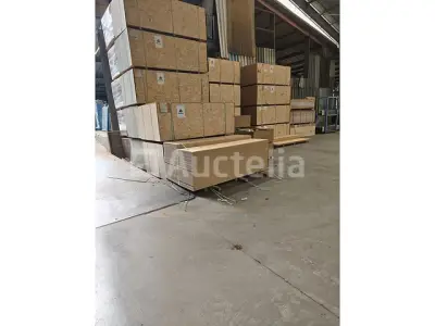 OSB3 2050 x 625 x 18 mm Oppervlakte-gemonteerd paneel met Tong en Groef :+- 75 m²: 55 Panelen – kavel bij Auctelia, Bastogne
