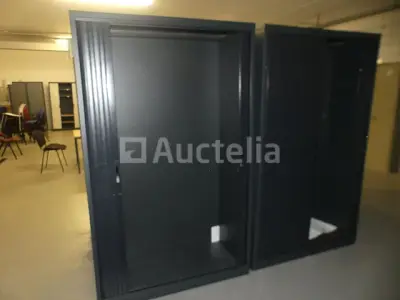 2 Gesloten garderobes – kavel bij Auctelia, Saint-Gilles