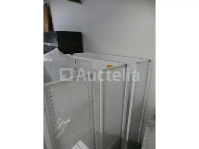 3 metalen plankkasten – kavel bij Auctelia, Saint-Gilles