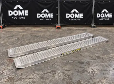 Aluminium oprijplaten (ongebruikt) (2x) – kavel bij Dome Auctions, Depot Deinze