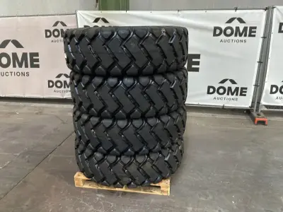 Forcestone E-3/L-3 band voor landbouwvoertuig (4x) – kavel bij Dome Auctions, Depot Deinze