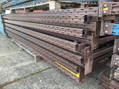 staanders voor palletstelling (12x) – kavel bij Dome Auctions, Bonheiden