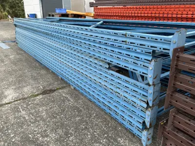 staanders voor palletstelling (9x) – kavel bij Dome Auctions, Bonheiden