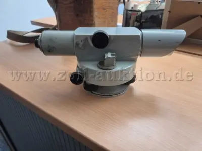 1 Nivellier Ni 2 CARL ZEISS – kavel bij Zoll-Auktion, Kiel