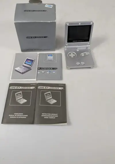 GameBoy Advance SP – kavel bij De Kringwinkel, Sint-Niklaas