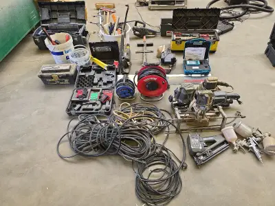 Partij diverse handgereedschappen en elektrische gereedschappen – kavel bij Auctim, Kinrooi