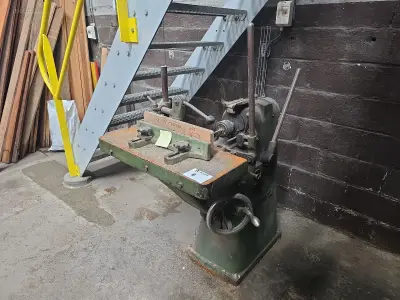 Antieke freesmachine BAUERLE – kavel bij Auctim, B-9100 9100 Sint-Niklaas, Aerschotstraat 114