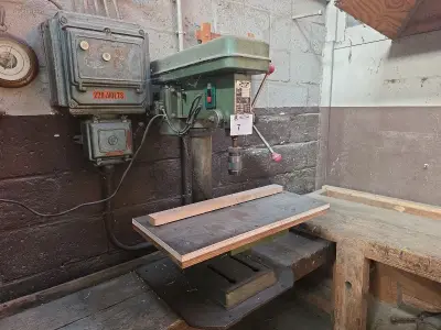 Tafelkolomboormachine Criko THD16 – kavel bij Auctim, B-9100 9100 Sint-Niklaas, Aerschotstraat 114