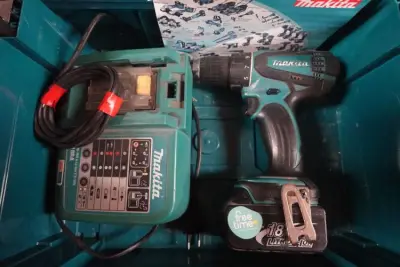 Accu boormachine Makita – kavel bij Openbare Verkopen, Gent