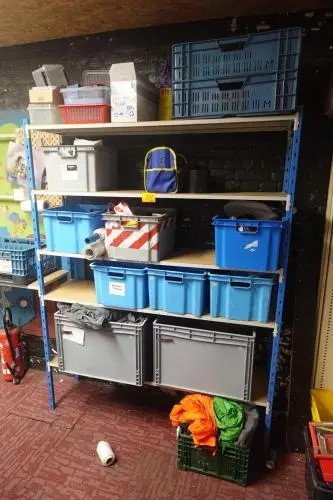2x Rek + inhoud – kavel bij Openbare Verkopen, Gent