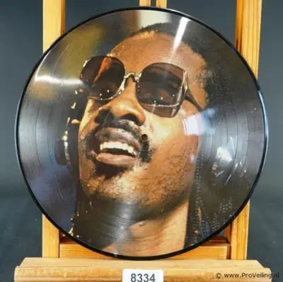 Speciale picture disc-vinylplaat met een portret van Stevie Wonder – kavel bij ProVeiling, Wageningen