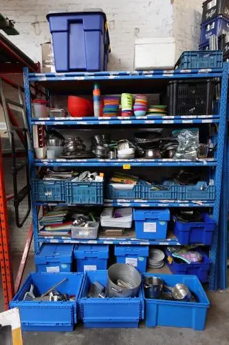 Inhoud rek – kavel bij Openbare Verkopen, Gent