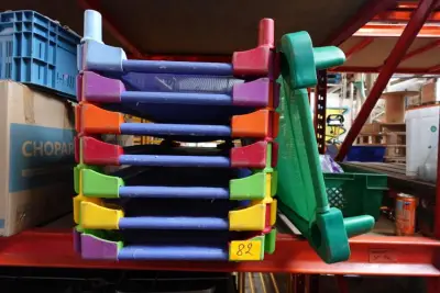 8x Stapelbaar kinderbedje – kavel bij Openbare Verkopen, Gent