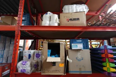 Partij divers keukenpapier en mondmaskers – kavel bij Openbare Verkopen, Gent