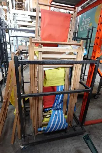 Partij strandstoelen + kar – kavel bij Openbare Verkopen, Gent