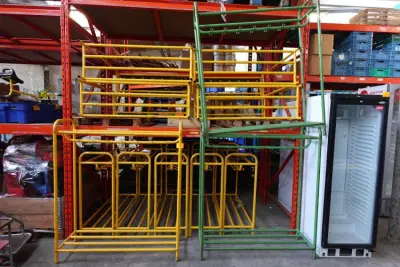 12x Metalen kapstok – kavel bij Openbare Verkopen, Gent