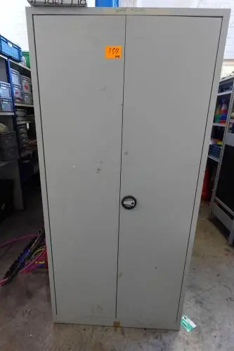 Metalen kast – kavel bij Openbare Verkopen, Gent