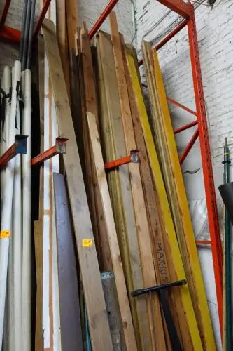 Partij divers hout – kavel bij Openbare Verkopen, Gent