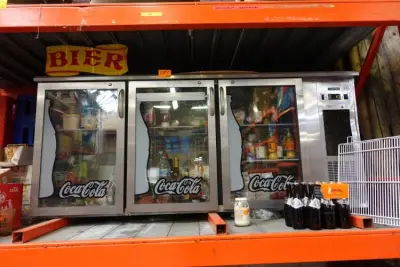 3-Deurs flessenkoeler Gamko + inhoud – kavel bij Openbare Verkopen, Gent