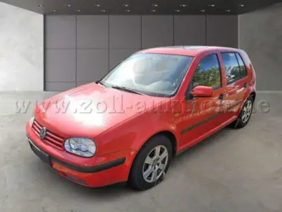 1 VW Golf IV, 5 Türer, EZ: 1998 – kavel bij Zoll-Auktion, Bad Eilsen