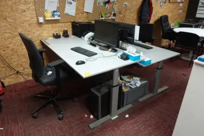 2x Bureautafel – kavel bij Openbare Verkopen, Gent