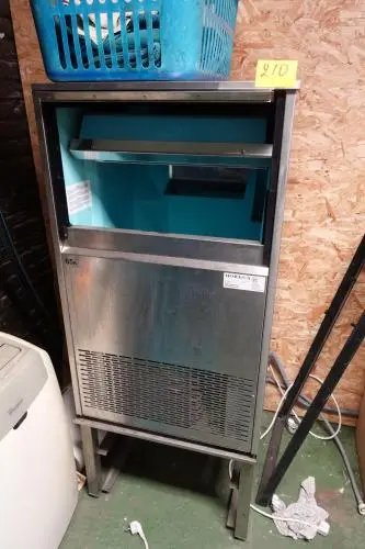 Inox ijsblokmachine – kavel bij Openbare Verkopen, Gent