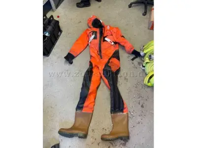 1 Helly-Hansen Eisrettungsanzug Größe Medium mit Handschuhen – kavel bij Zoll-Auktion, Jockgrim