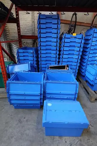 45x Stapelbare kunststof box Auer Packaging – kavel bij Openbare Verkopen, Gent
