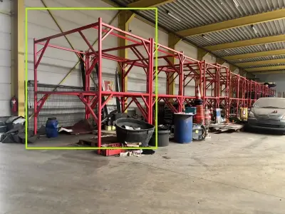 Lot Van 2 Stapelrekken Voor Auto'S – kavel bij Hammertime