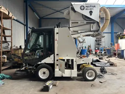 Nilfisk Rs 851 Veegmachine, 2010 – kavel bij Hammertime