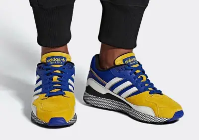 Dragon ball z - adidas originals - vegata ultra tec - maat 43 1/3 – kavel bij Openbare Verkopen, Kooigem