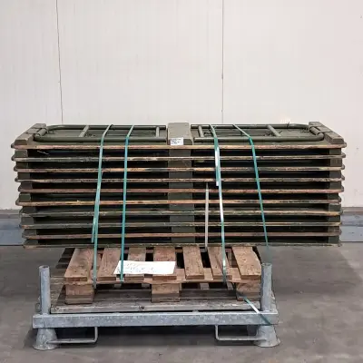 Ca. 10x Veldtafel – kavel bij Domeinen Roerende Zaken, Groningen