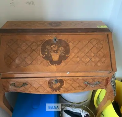 Antieke secretaire – kavel bij Belga Veilingen, Knokke