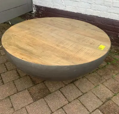 Ronde tafel met houten blad – kavel bij Belga Veilingen, Knokke