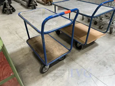 Verplaatsbare rolwagen (blauw) – kavel bij IVG, Oyten