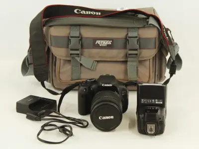 Canon EOS 600D + EF-S 18-200mm f/3.5-5.6 IS Lens + Speedlite 580EX II – kavel bij De Kringwinkel, Antwerpen