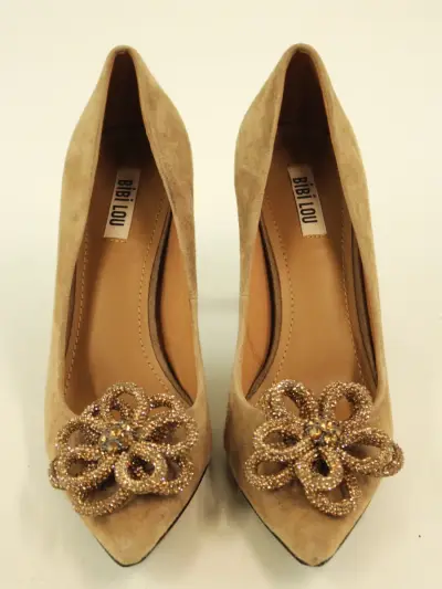 Bibi Lou - suède pumps met bloemversiering - maat 38 – kavel bij De Kringwinkel, Antwerpen