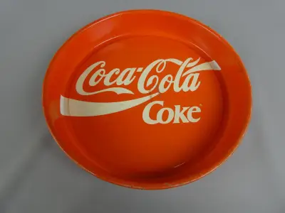 Coca-Cola dienblad – kavel bij De Kringwinkel, Diest