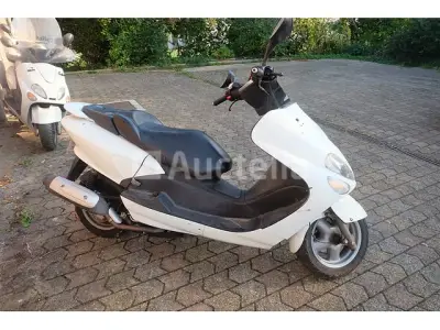 REF: V3 - Scooter 125 cm³ (voor onderdelen) MBK Skyliner (VIN: VTLSE067000005716) – kavel bij Auctelia, Waremme