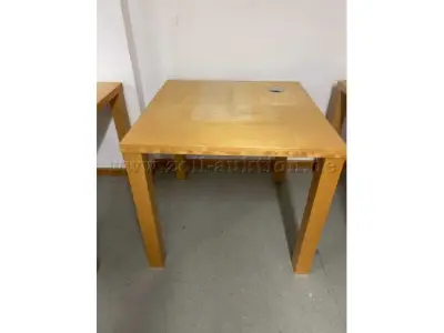 1 Quadratischer Tisch - Hersteller: Einkaufszentrale für Bibliotheken GmbH – kavel bij Zoll-Auktion, Berlin