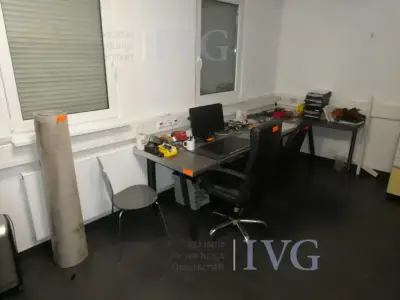 Kantoormeubelen – kavel bij IVG, Velen