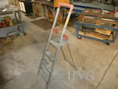 HAILO aluminium trapladder – kavel bij IVG, Velen