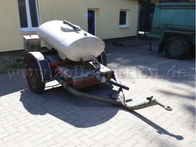 1 Anhänger mit Wassertank 300L Eigenbau – Rohrrahmen, fahrbar – kavel bij Zoll-Auktion, Eberswalde