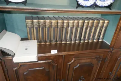 Div. activa uit inboedel: wo. brocante, meubelen, vazen, verlichting, decoratie enz. (wetteren) (6261) – veiling bij Vlavem