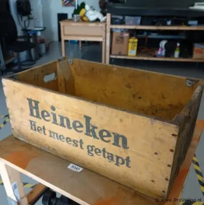 Vintage houten Heineken-bierkrat met de iconische slogan – kavel bij ProVeiling, Wageningen