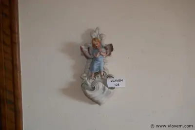 Oud wijwatervaatje – kavel bij Vlavem