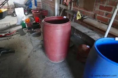 Ton in plastiek – kavel bij Vlavem