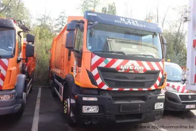 vuilnisvrachtwagen IVECO Stralis Pusher 4000, datum 1ste inschr 29/10/2014, chassis nr WJME2NNHC60C29556, diesel, Euro VI, km-stand laatste keuring… – kavel bij Appelboom