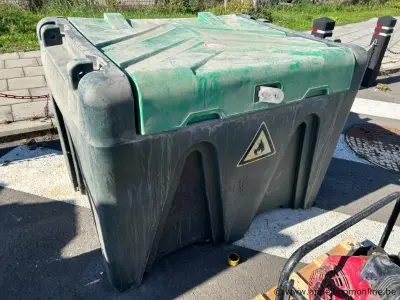 Mobiele brandstoftank met elektrische pomp PIUSI CARRY 2000/24V, bouwjaar 2003, 24 V, 0,16 kW. Inclusief sleutels, serienummer 00022400A. Werking n… – kavel bij Appelboom